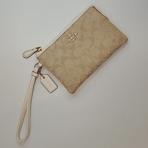 Coach Double Corner Zip Wristlet In Signature Canvas, NWT